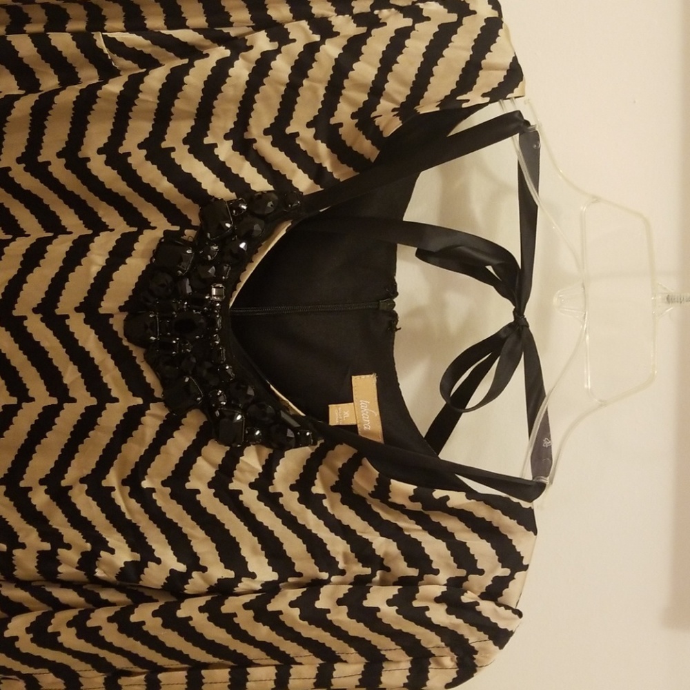 Dress - Picture 4 of 4
